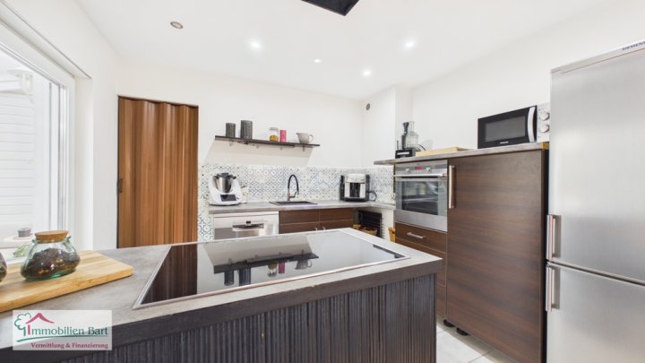 MERZIG: CHARMANTES WOHNHAUS MIT GARAGE, 2 STELLPLÄTZEN UND TERRASSE