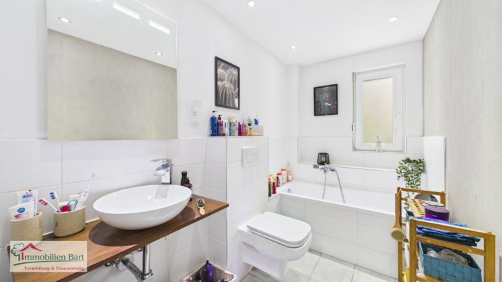 MERZIG: CHARMANTES WOHNHAUS MIT GARAGE, 2 STELLPLÄTZEN UND TERRASSE