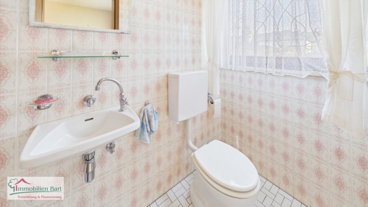 BESSERINGEN / HÖHENLAGE: BUNGALOW MIT ELW IN TOP WOHNLAGE