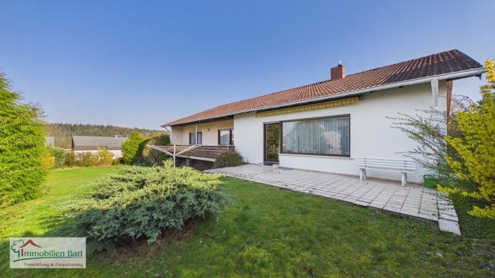 BESSERINGEN / HÖHENLAGE: BUNGALOW MIT ELW IN TOP WOHNLAGE