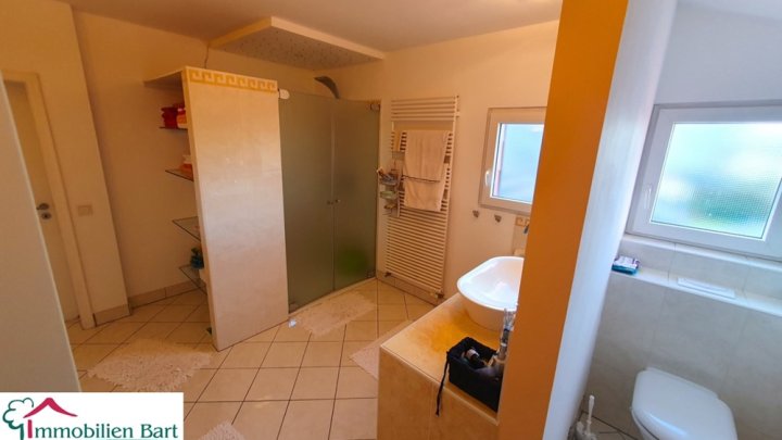 263 m² WOHNFLÄCHE! WOHNHAUS MIT GEWERBEEINHEIT IN WEISKIRCHEN