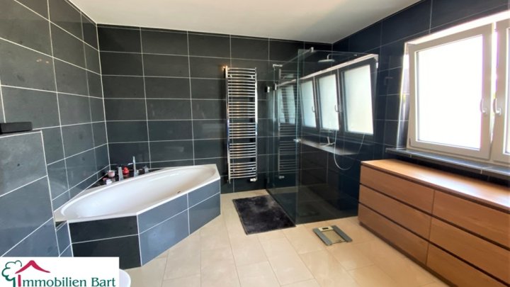 WOHNHAUS (225M² WFL.) MIT 2 WOHNUNGEN IN TOP LAGE VON MERZIG-BESSERINGEN