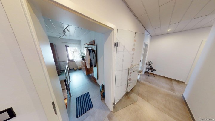 Schönes Ein oder Zweifamilienhaus mit Potenzial dazu einer Garage mit Gartendurchfahrt