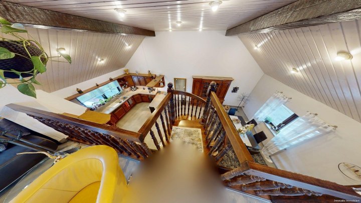 Schönes Ein oder Zweifamilienhaus mit Potenzial dazu einer Garage mit Gartendurchfahrt