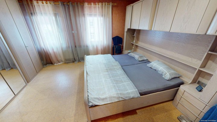 Schönes Ein oder Zweifamilienhaus mit Potenzial dazu einer Garage mit Gartendurchfahrt