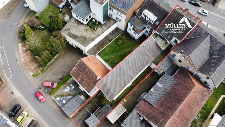 Wohn- und Geschäftshaus in Top-Lage von Schwalbach (ca. 323 m² Gewerbe- und ca. 187 m² Wohnfläche)