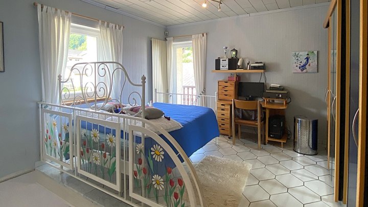 EIN-, BIS ZWEIFAMILIENHAUS MIT BAULAND, FREISTEHEND IN DALEM/FR, NÄHE SLS