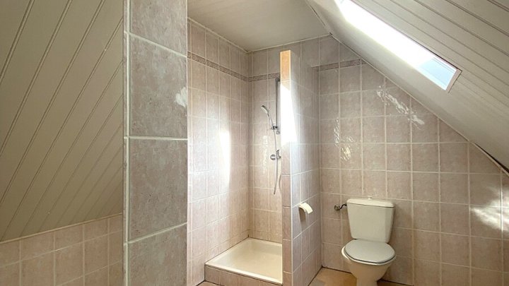 OHNE VERMITTLUNGSGEBÜHREN! FREISTEHENDES EINFAMILIENHAUS,RUHIGE LAGE IN OETING/FR, NÄHE SAARBRÜCKEN