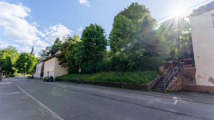 Innenstadt Saarburg: Attraktives Baugrundstück mit vielseitigem Entwicklungspotenzial