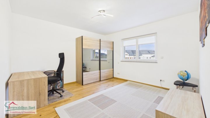PALZEM (GRENZE LUXEMBURG): MODERNE, HELLE 120 M² WOHNUNG / 2 SCHLAFZIMMER / BALKON