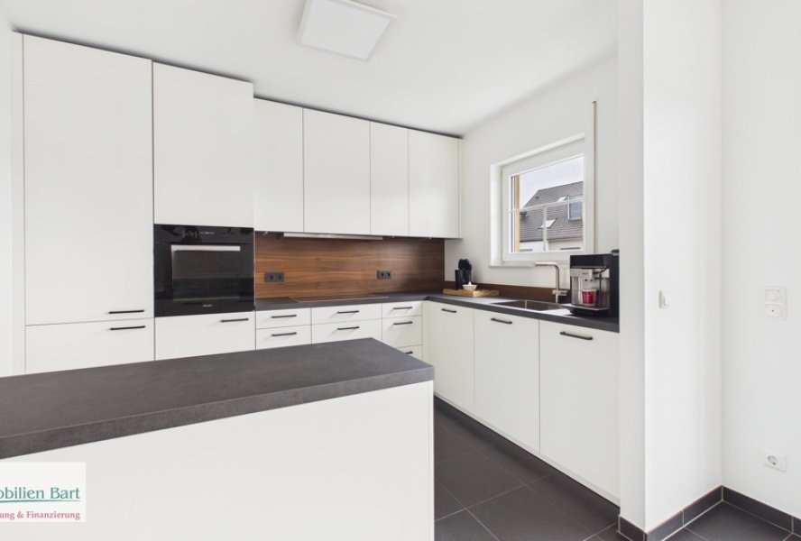 Küche mit Einbauküche