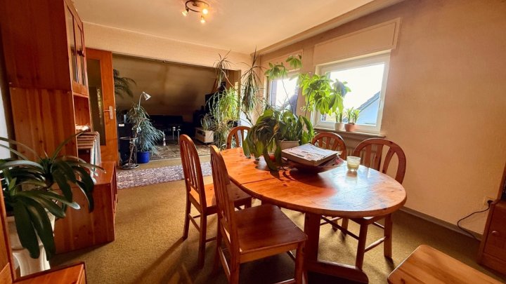 Ein- bis Zweifamilienhaus in Friedrichsthal auf insgesamt ca. 163 m² mit sonnigem Garten