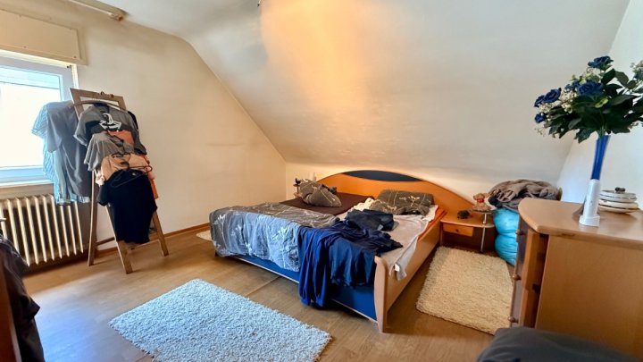 Ein- bis Zweifamilienhaus in Friedrichsthal auf insgesamt ca. 163 m² mit sonnigem Garten