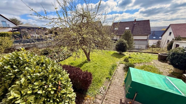 Ein- bis Zweifamilienhaus in Friedrichsthal auf insgesamt ca. 163 m² mit sonnigem Garten