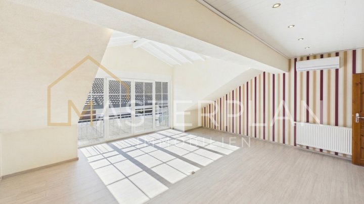 Einfamilienhaus mit Einliegerwohnung, Pool und herrlichem Garten