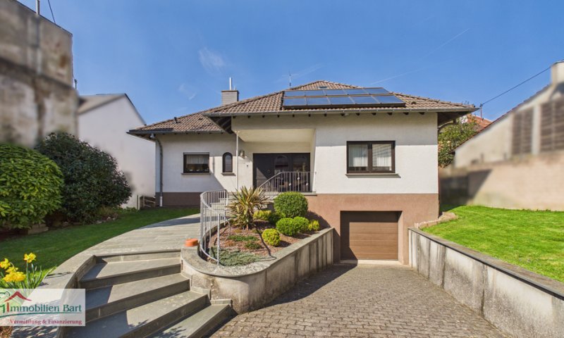 GRENZNÄHE: BUNGALOW MIT EINLIEGERWOHNUNG IN TOP WOHNLAGE MIT FERNSICHT!