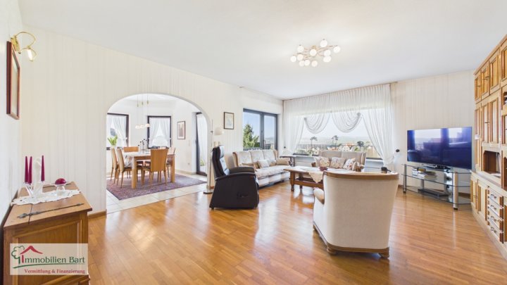 GRENZNÄHE: BUNGALOW MIT EINLIEGERWOHNUNG IN TOP WOHNLAGE MIT FERNSICHT!