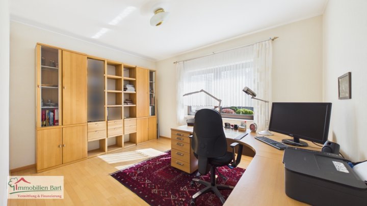 GRENZNÄHE: BUNGALOW MIT EINLIEGERWOHNUNG IN TOP WOHNLAGE MIT FERNSICHT!