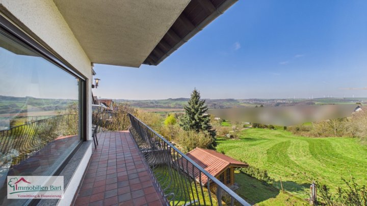 GRENZNÄHE: BUNGALOW MIT EINLIEGERWOHNUNG IN TOP WOHNLAGE MIT FERNSICHT!