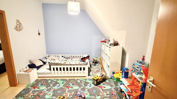 Freistehendes Einfamilienhaus mit Garten & Stellplätzen in Quierschied