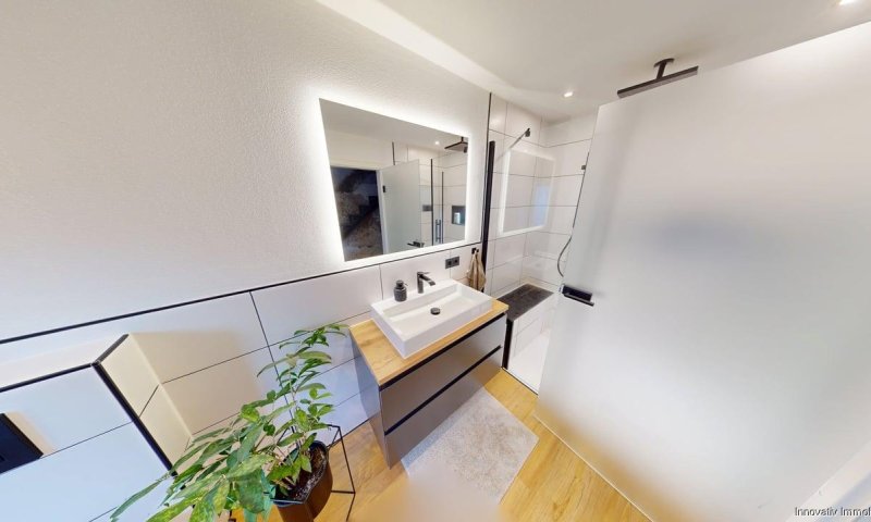 Kleines teilsaniertes Einfamilienhaus in Wohnungsgröße mit kleinem Garten für Handwerker