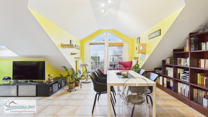 GRENZE L-SCHENGEN:

TOLLE 120 M² DG-WOHNUNG IN TOP-WOHNLAGE!