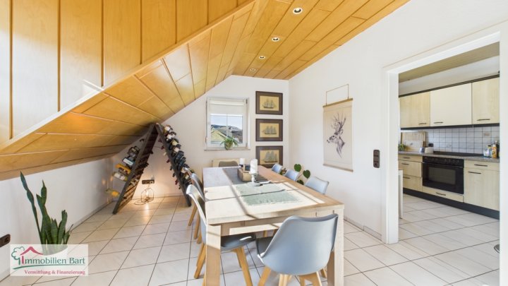 OBEN IST ES AM SCHÖNSTEN! GEPFLEGTE 86 M² WOHNUNG MIT 2 SZ!