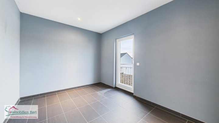 NEUWERTIGE 92 M² WOHNUNG / TIEFGARAGE / 2 SCHLAFZIMMER / 2 BÄDER