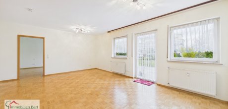 Wohnzimmer mit Zugang zum Schlafzimmer