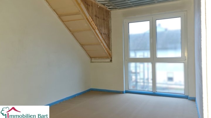 GESTALTEN SIE IHR ZUHAUSE NACH IHREN WÜNSCHEN! ATTRAKTIVE 126 M² DACHGESCHOSSWOHNUNG!