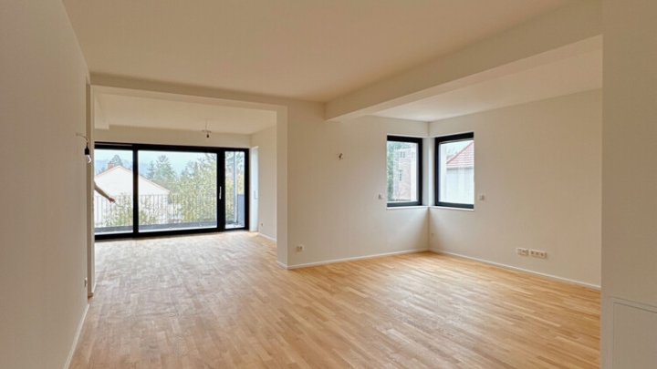 Erstbezug nach Kernsanierung - 3-ZKB mit Balkon in toller Lage auf dem Rotenbühl