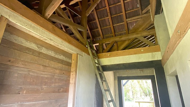 KEINE VERMITTLUNGSGEBÜHREN-EINFAMILIENHAUS MIT PFERDEHALTUNG, NEUFGRANGE/FR, NÄHE SB