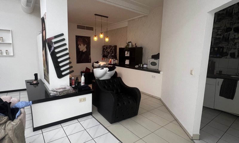 Attraktives Ladenlokal im Herzen von Schwalbach - Moderne Fläche mit idealer Ausstattung für Ihren Einzelhandel