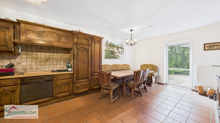 GEMEINDE LOSHEIM: GROßZÜGIGES GENERATIONSHAUS IN TOP LAGE