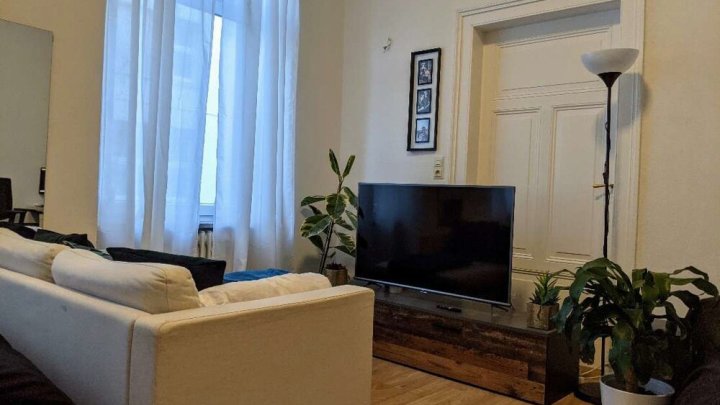 Vermietetes Wohn- und Geschäftshaus mit 10 Einheiten, Top-Rendite in guter Lage