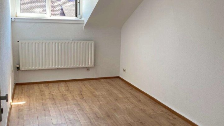 Vermietetes Wohn- und Geschäftshaus mit 10 Einheiten, Top-Rendite in guter Lage