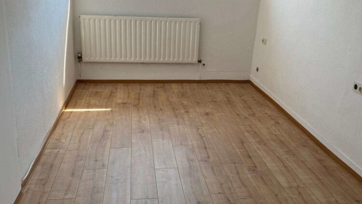 Vermietetes Wohn- und Geschäftshaus mit 10 Einheiten, Top-Rendite in guter Lage