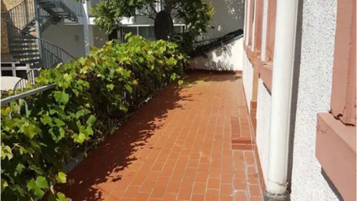 Vermietetes Wohn- und Geschäftshaus mit 12 Einheiten,  Top-Rendite in guter Lage