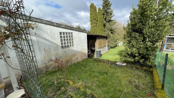 Doppelhaushälfte mit 105 m² Wohnfläche in ruhiger Lage mit Garten und Garage