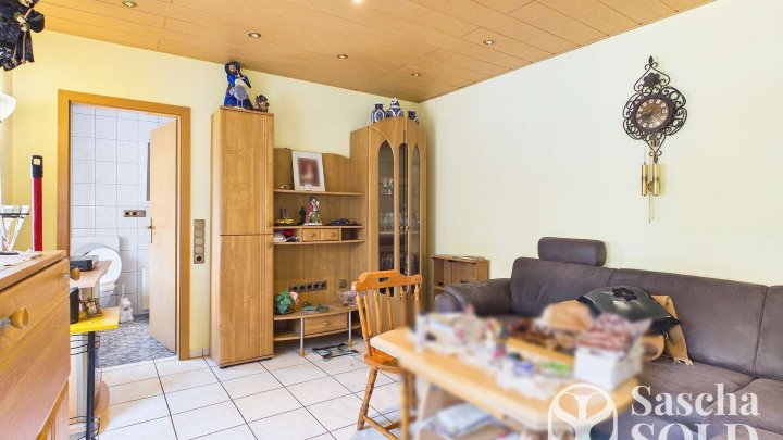 Kleines Handwerkerhaus in Elversberg mit Garten, Terrasse, Stellplatz & beheiztem Partyraum