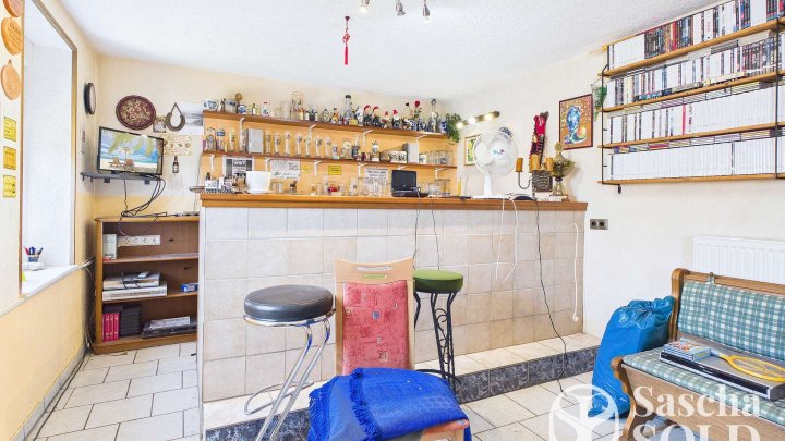 Kleines Handwerkerhaus in Elversberg mit Garten, Terrasse, Stellplatz & beheiztem Partyraum