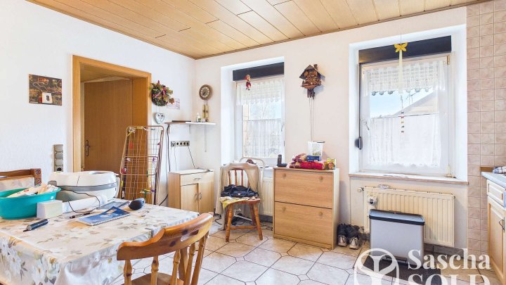 Kleines Handwerkerhaus in Elversberg mit Garten, Terrasse, Stellplatz & beheiztem Partyraum