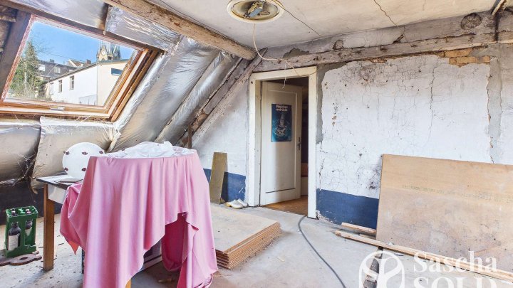 Kleines Handwerkerhaus in Elversberg mit Garten, Terrasse, Stellplatz & beheiztem Partyraum