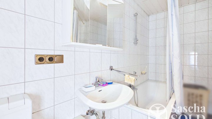 Kleines Handwerkerhaus in Elversberg mit Garten, Terrasse, Stellplatz & beheiztem Partyraum