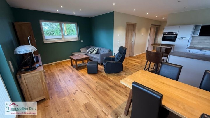 GRENZE LUXEMBURG: WOHNHAUS/ GEHOBENE AUSSTATTUNG/ SICHT INS GRÜNE