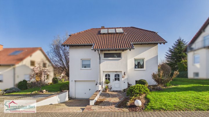 2 MINUTEN BIS LUXEMBURG!!!!

WOHNGLÜCK FÜR PENDLER IN PERL