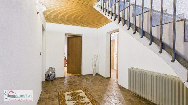 AUF INS FAMILIENGLÜCK!

GROßER, VOLL UNTERKELLERTER BUNGALOW IN TOP-LAGE!