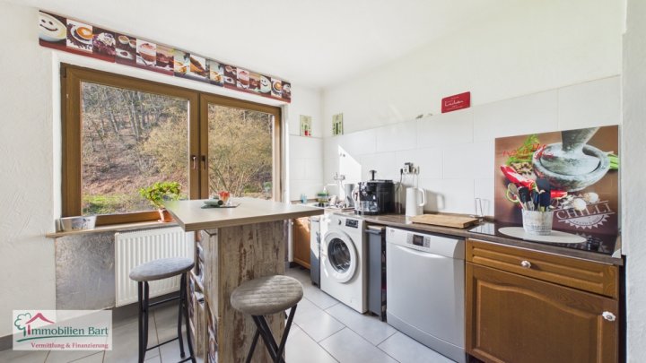 GRENZNÄHE: BUNGALOW IN IDYLLISCHER WALDRANDLAGE