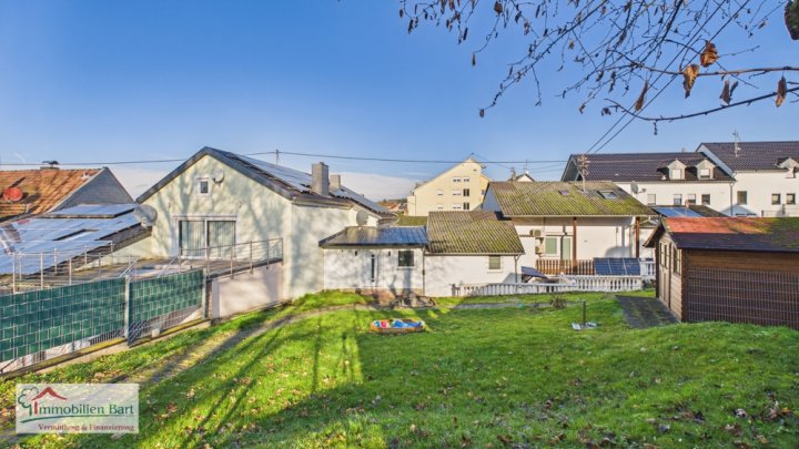 GRENZE L-SCHENGEN: WOHNMOBILSTELLPLATZ / RENOVIERTES WOHNHAUS / GARTEN NACH SÜD-WEST AUSGERICHTET
