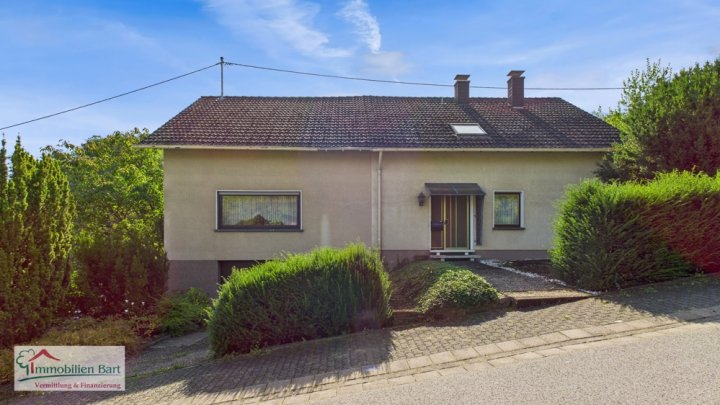 MERZIG-FITTEN: WOHNHAUS / 5 SZ / NATURNAHE LAGE / FERNSICHT